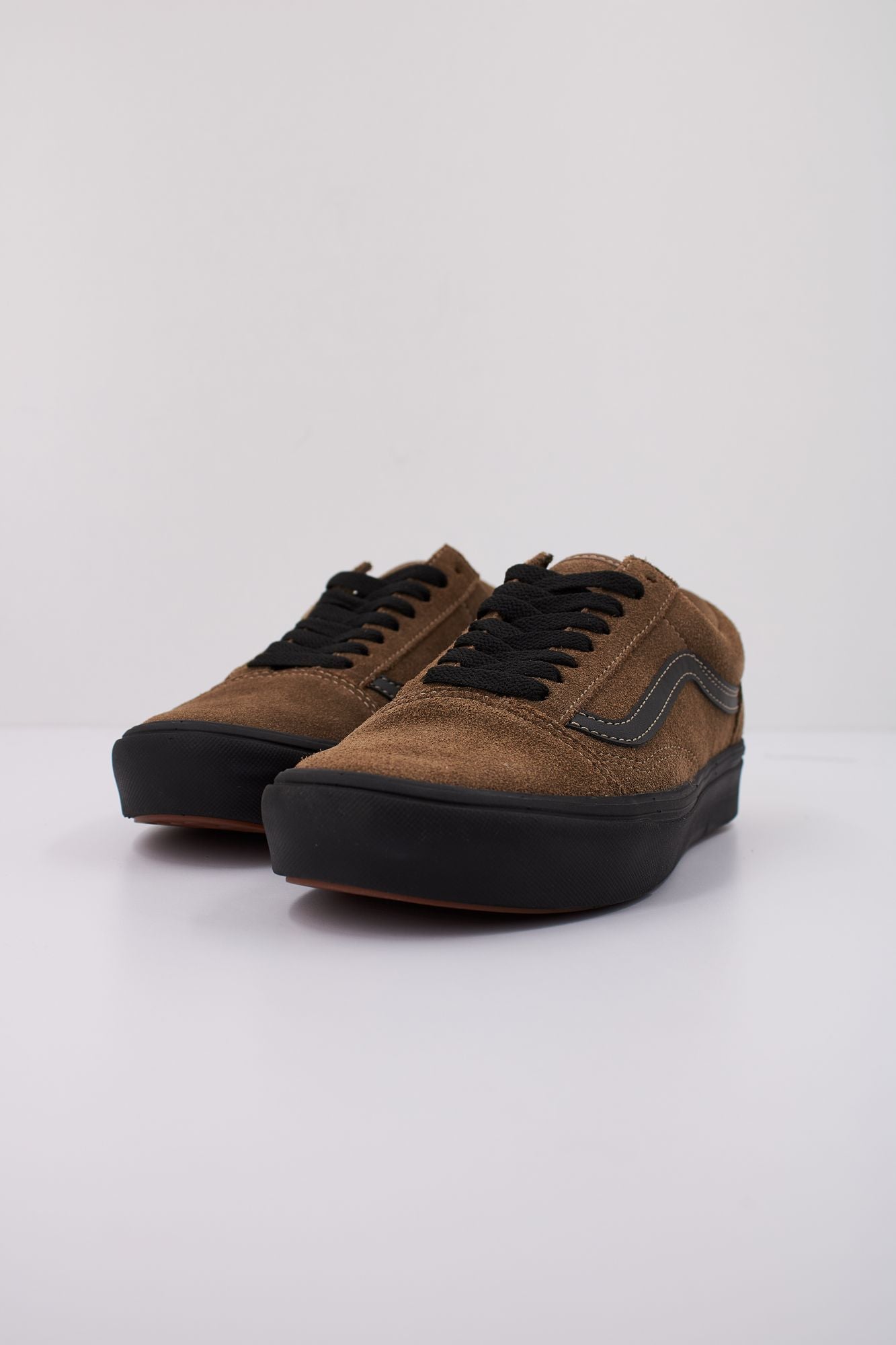 VANS COMFYCUSH OLD SKOOL en color MARRON (2)