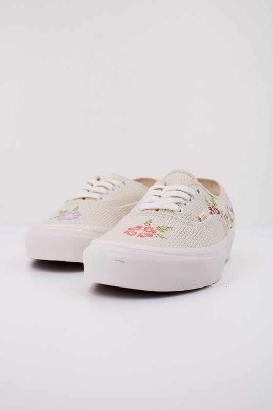 VANS UA AUTHENTIC 44 DX STI en color BLANCO (2)