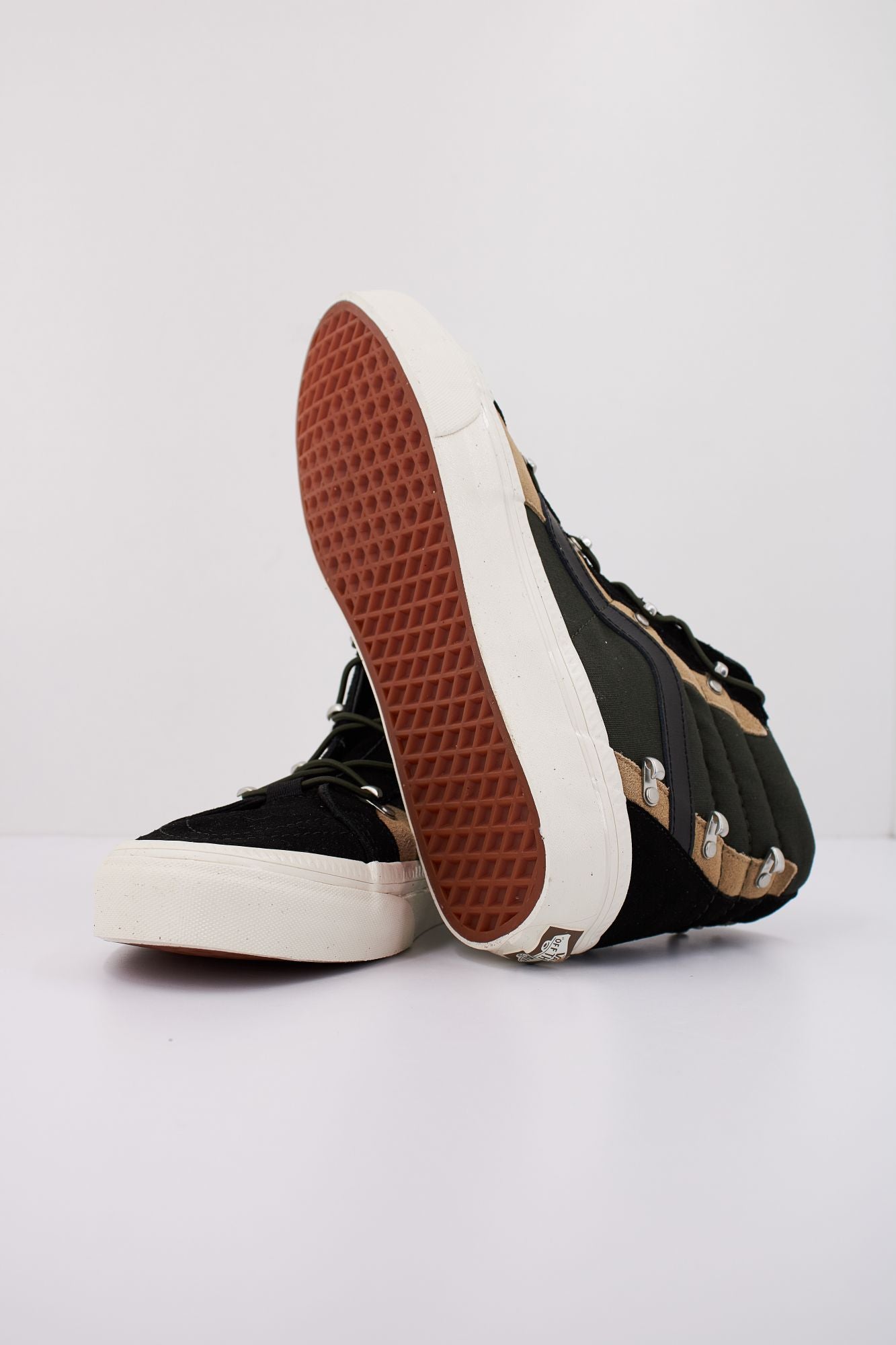 VANS SK8-HI ECHO DX en color NEGRO (5)