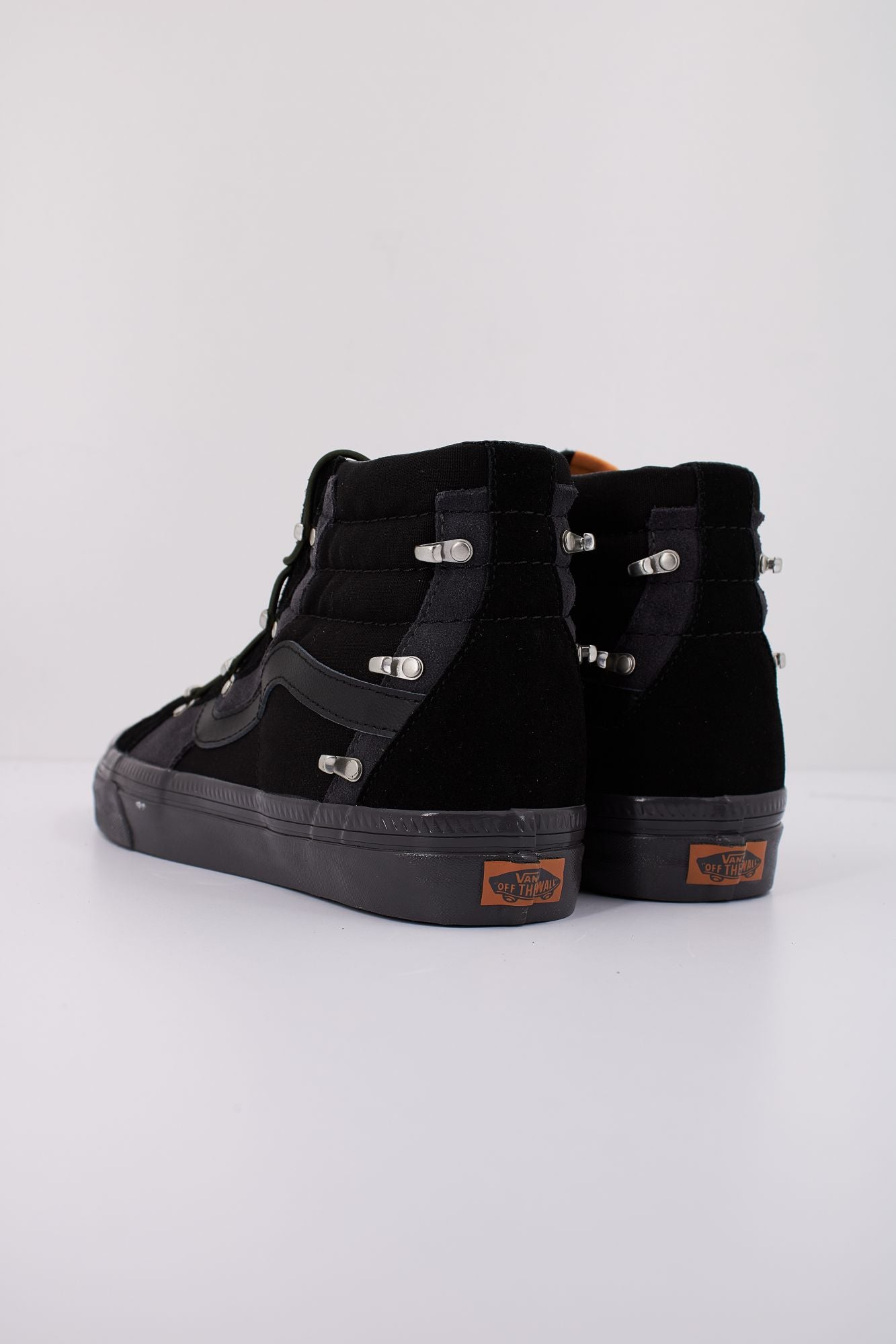 VANS SK8-HI ECHO DX en color NEGRO (4)