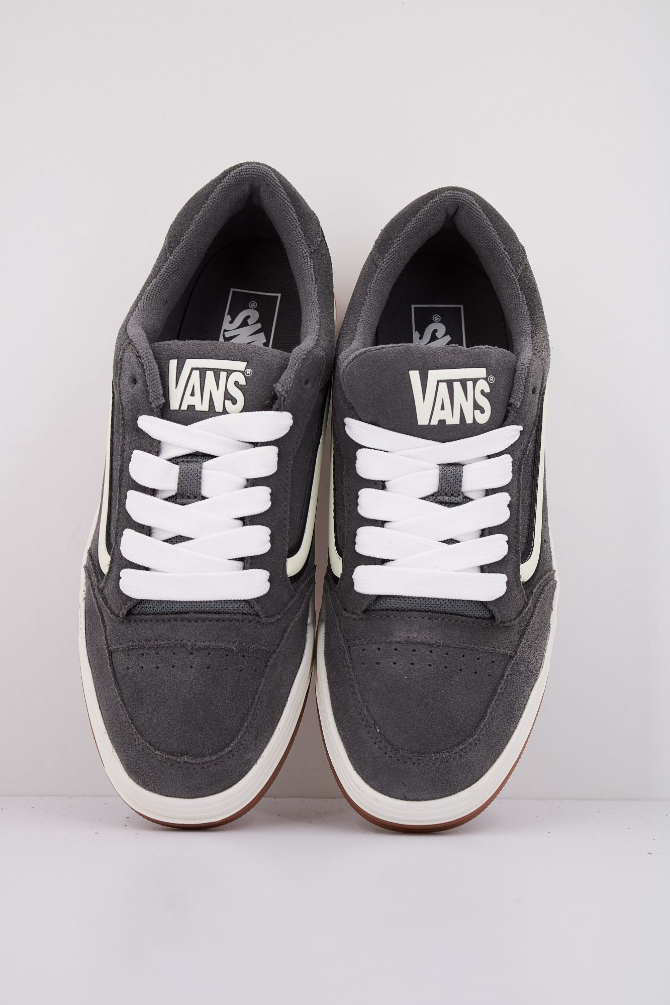 VANS HYLANE en color GRIS (3)