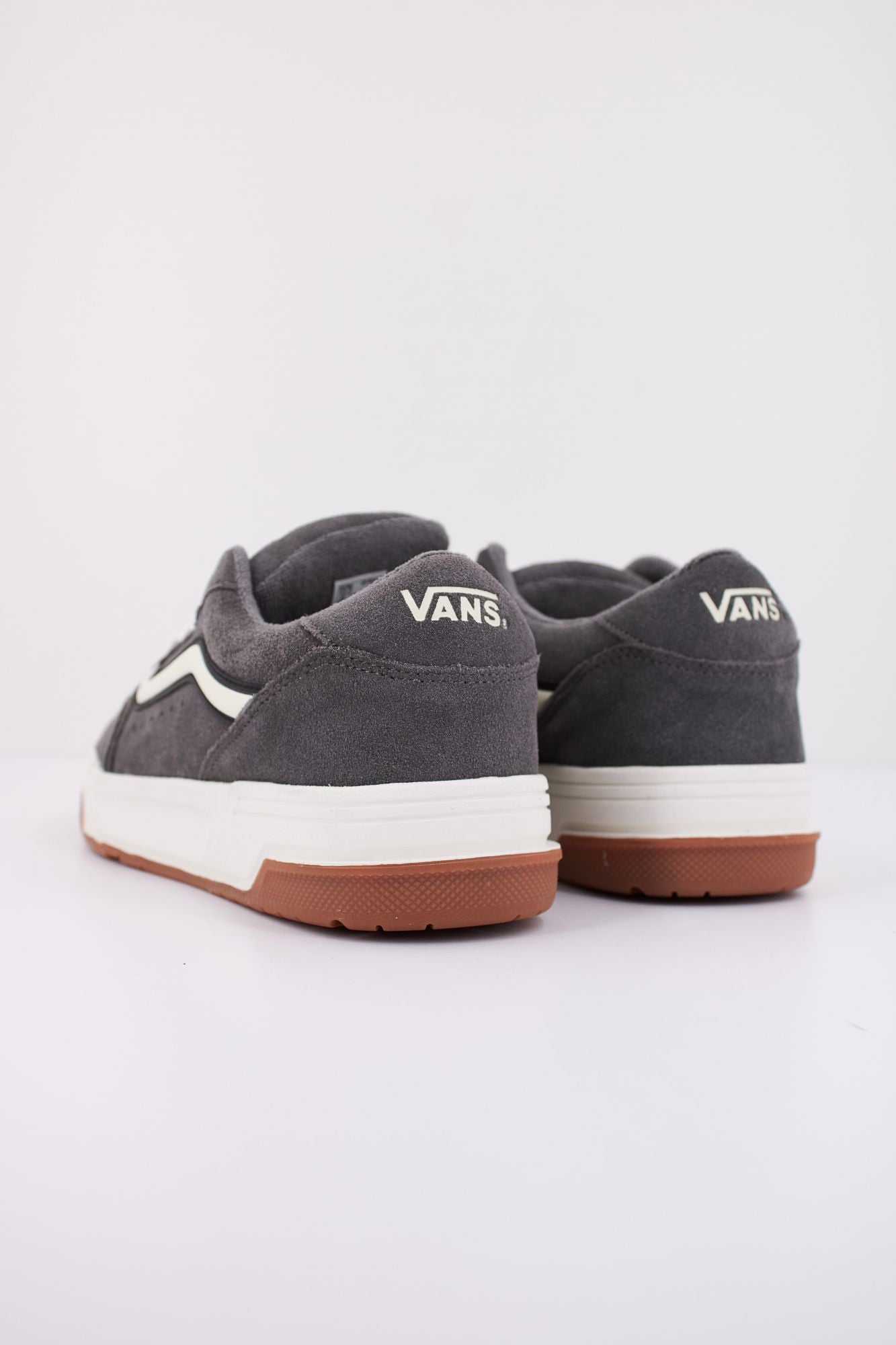 VANS HYLANE en color GRIS (4)