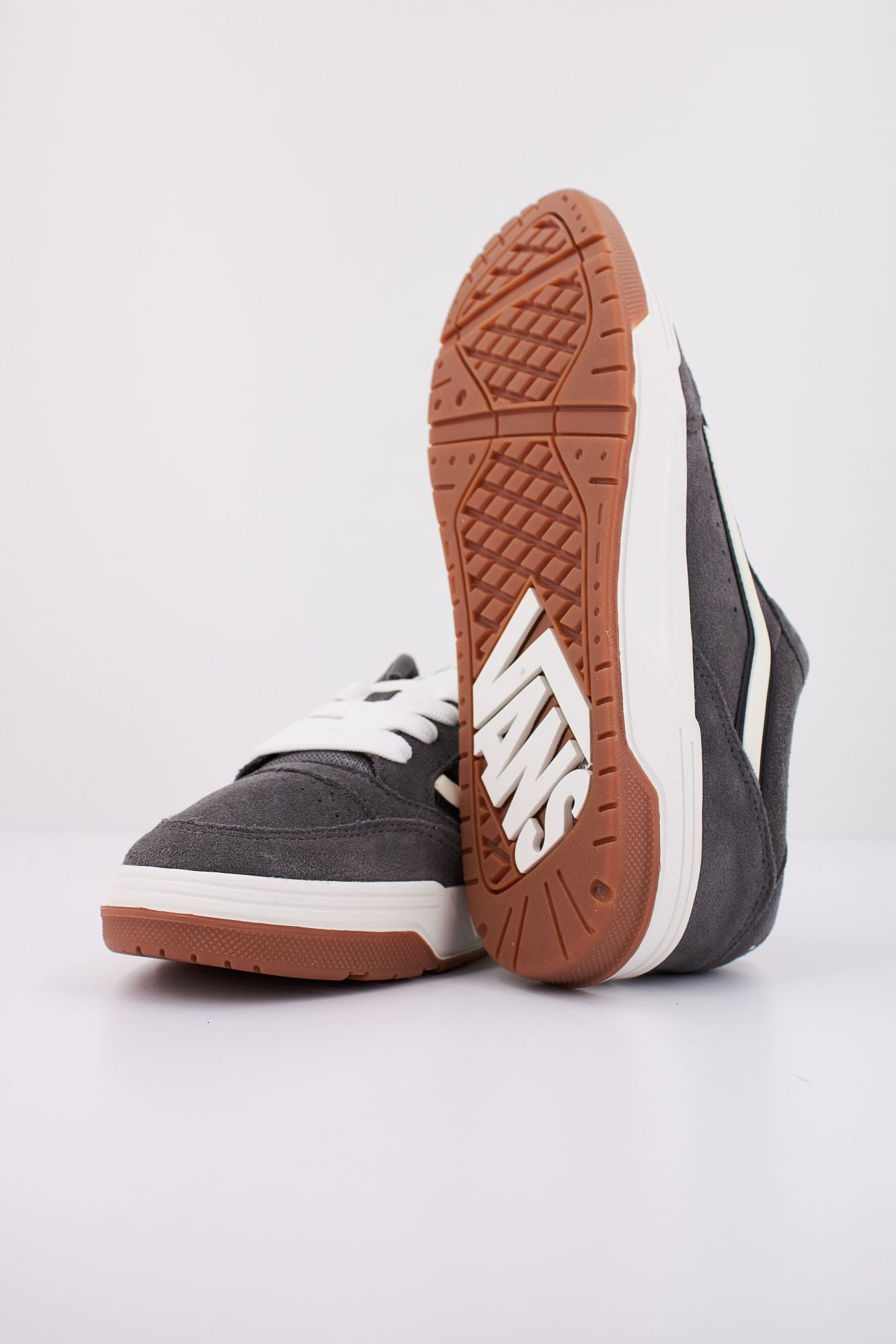 VANS HYLANE en color GRIS (5)