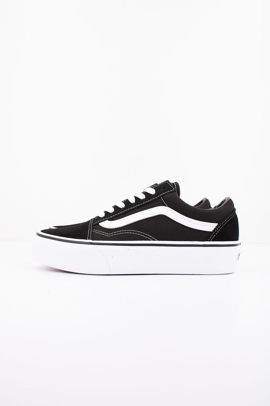 VANS OLD SKOOL PLATFORM en color NEGRO (1)