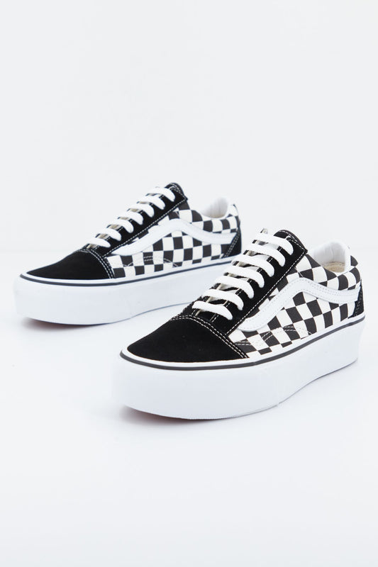 VANS OLD SKOOL PLATFORM en color NEGRO (1)