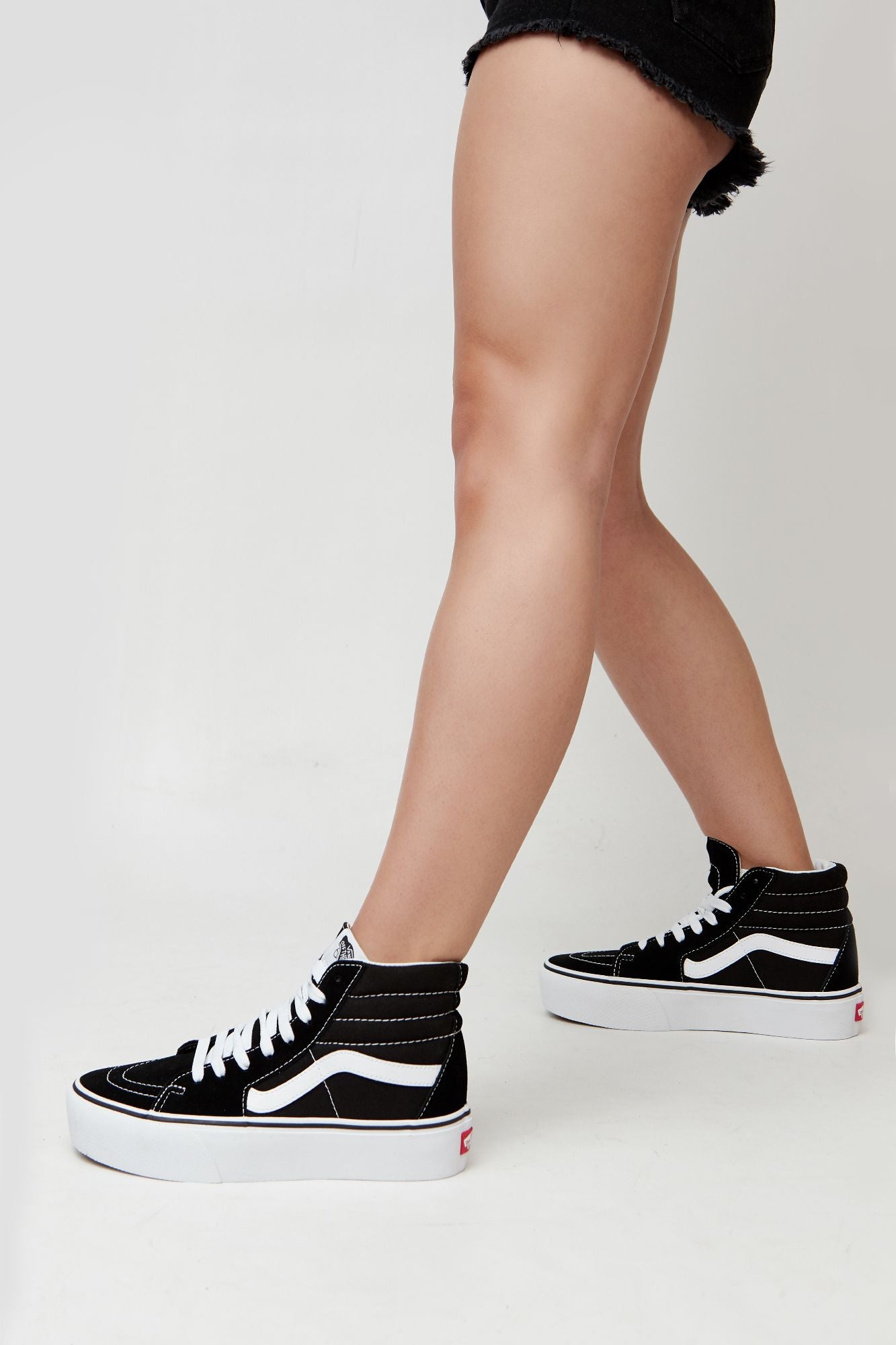 VANS SK8-HI PLATFORM 2.0 en color NEGRO (5)