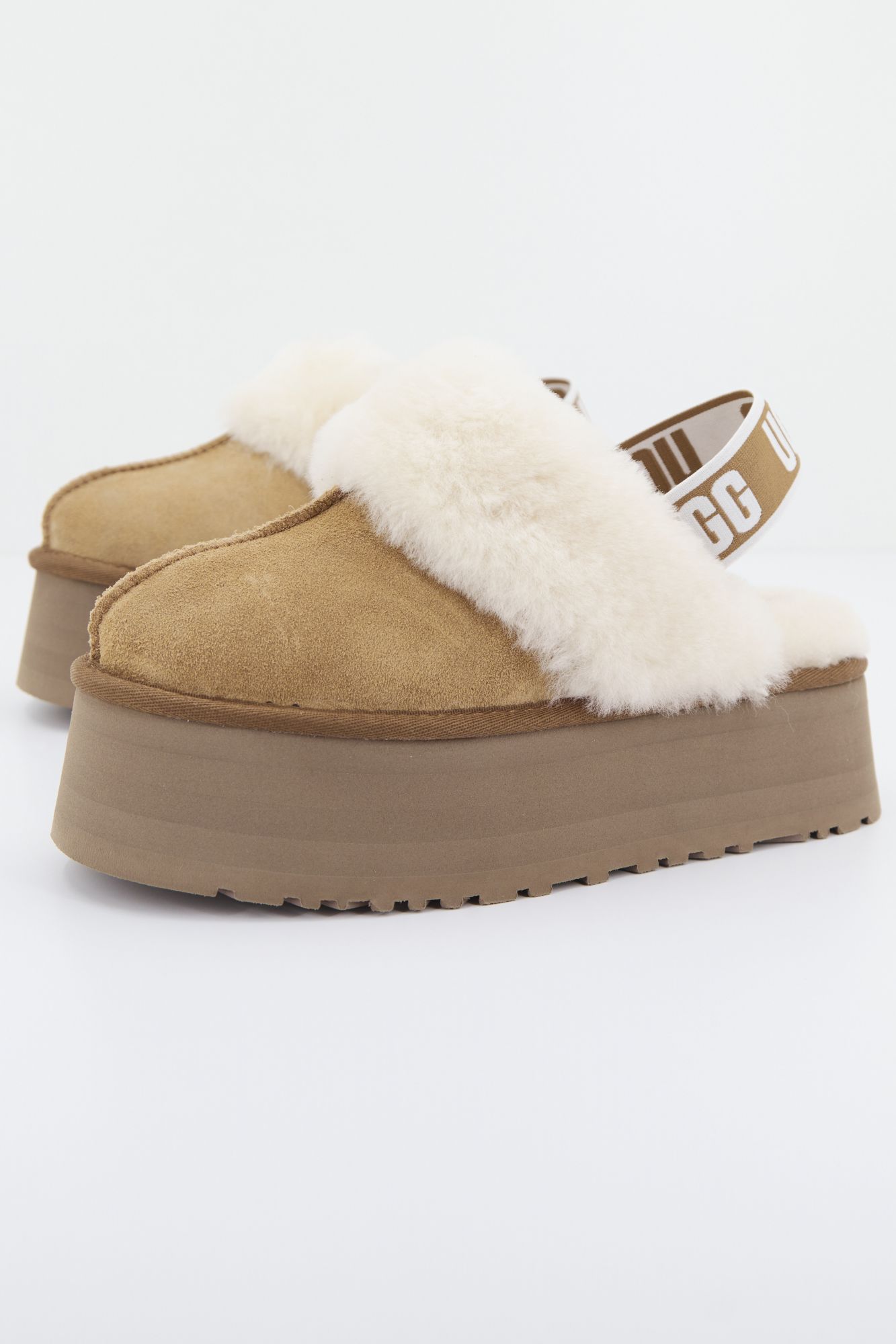 UGG FUNKETTE en color MARRON (1)