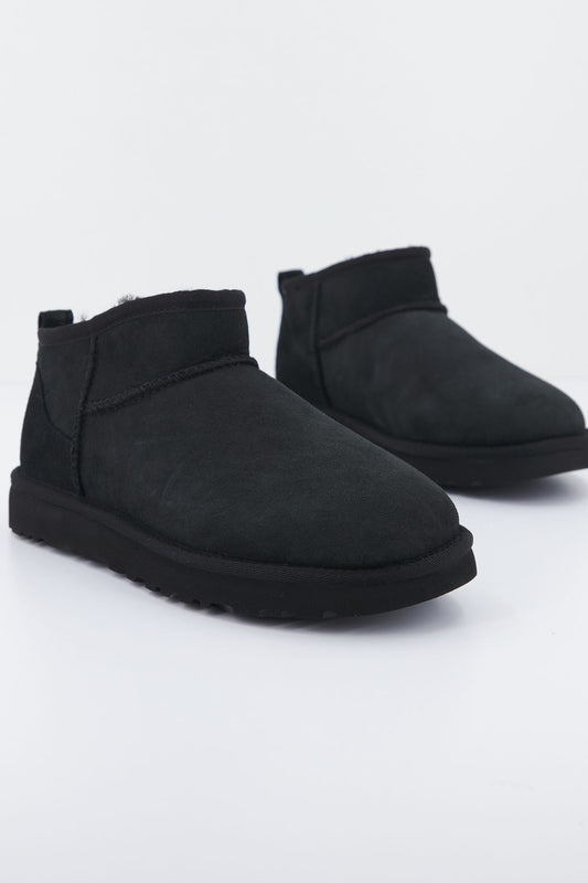 UGG W CLASSIC ULTRA MINI en color NEGRO (2)