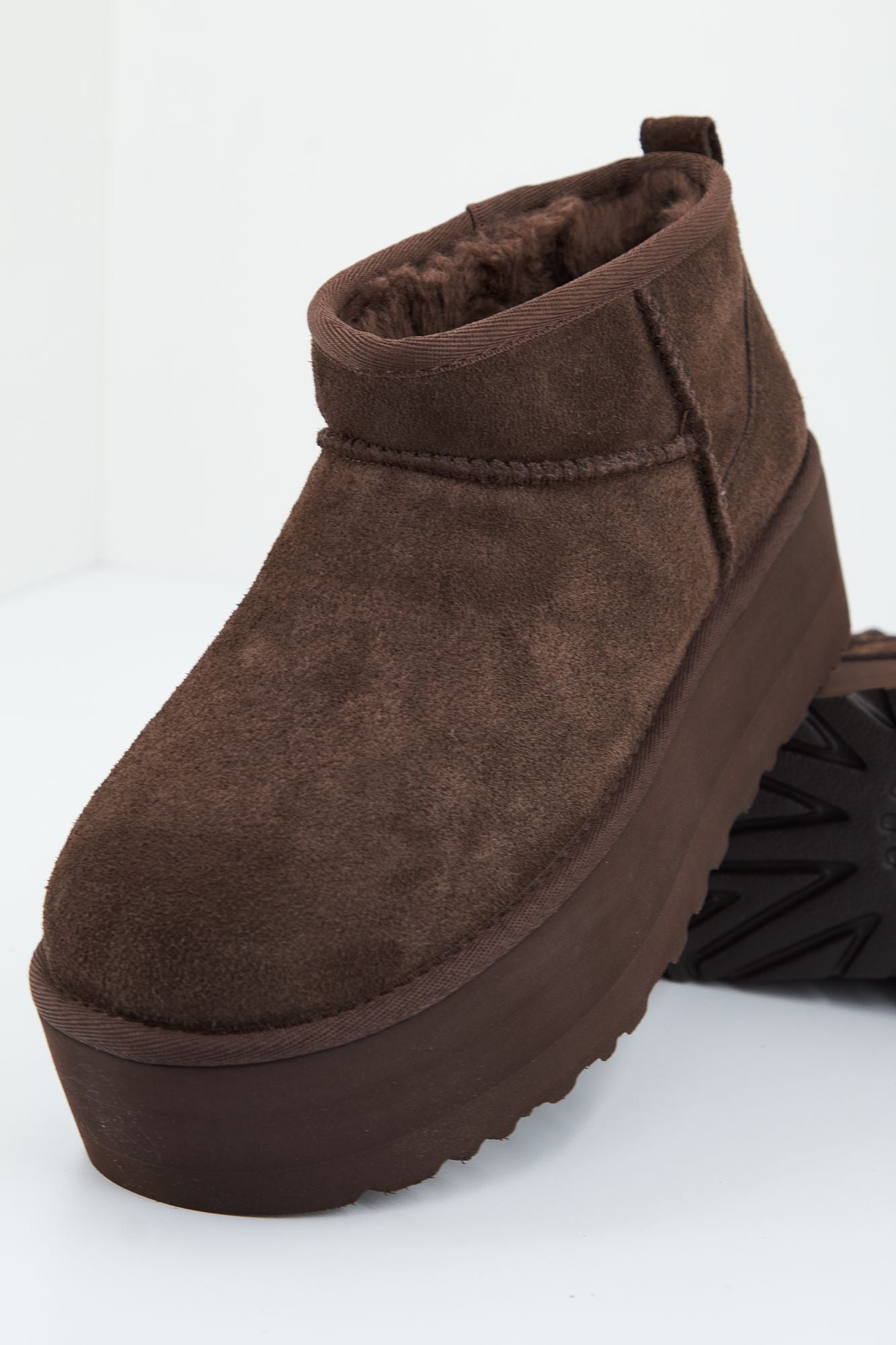 UGG W CLASSIC ULTRA MINI PLATFORM en color MARRON (3)