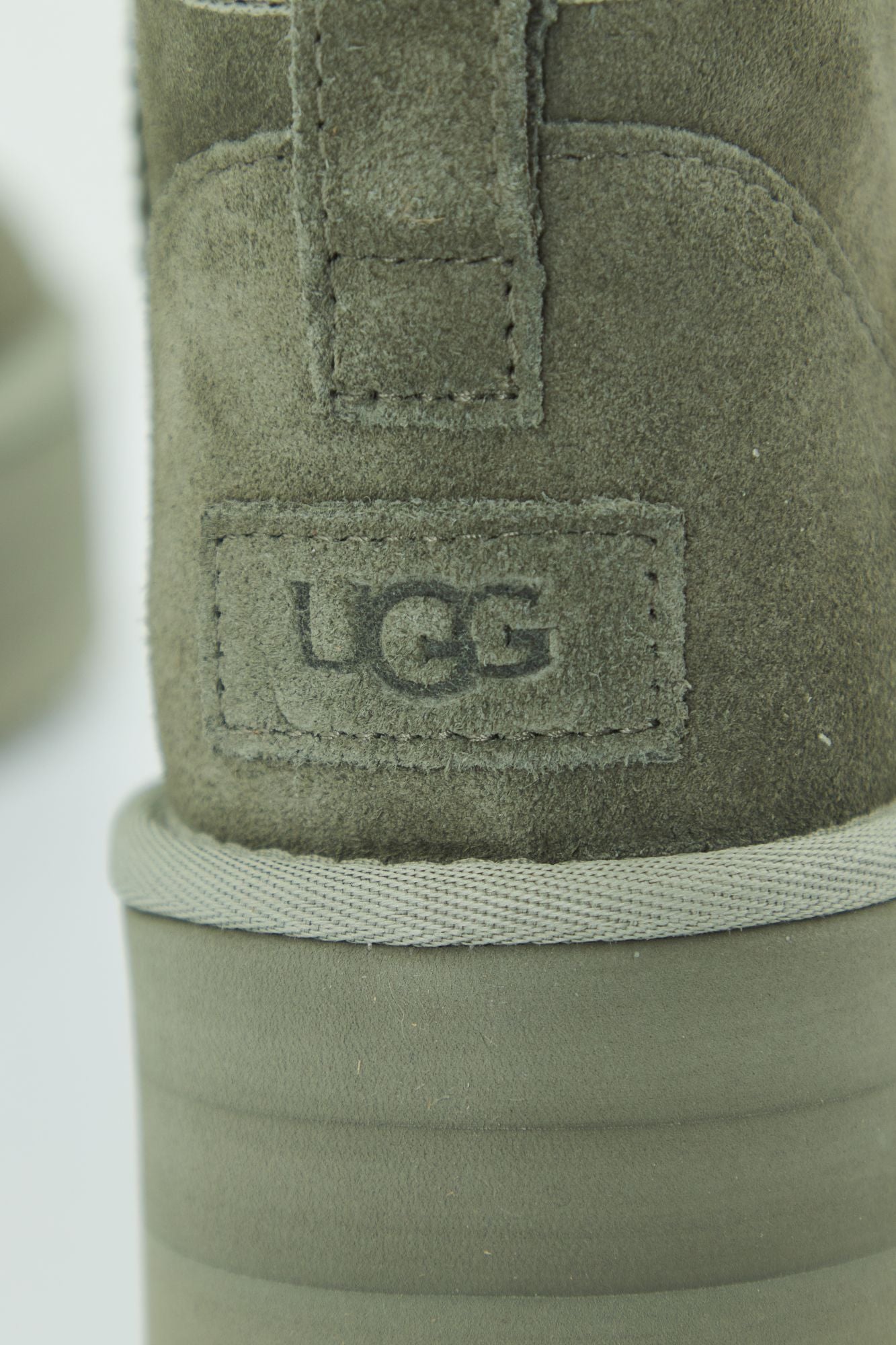 UGG W CLASSIC ULTRA MINI PLATF en color VERDE (4)