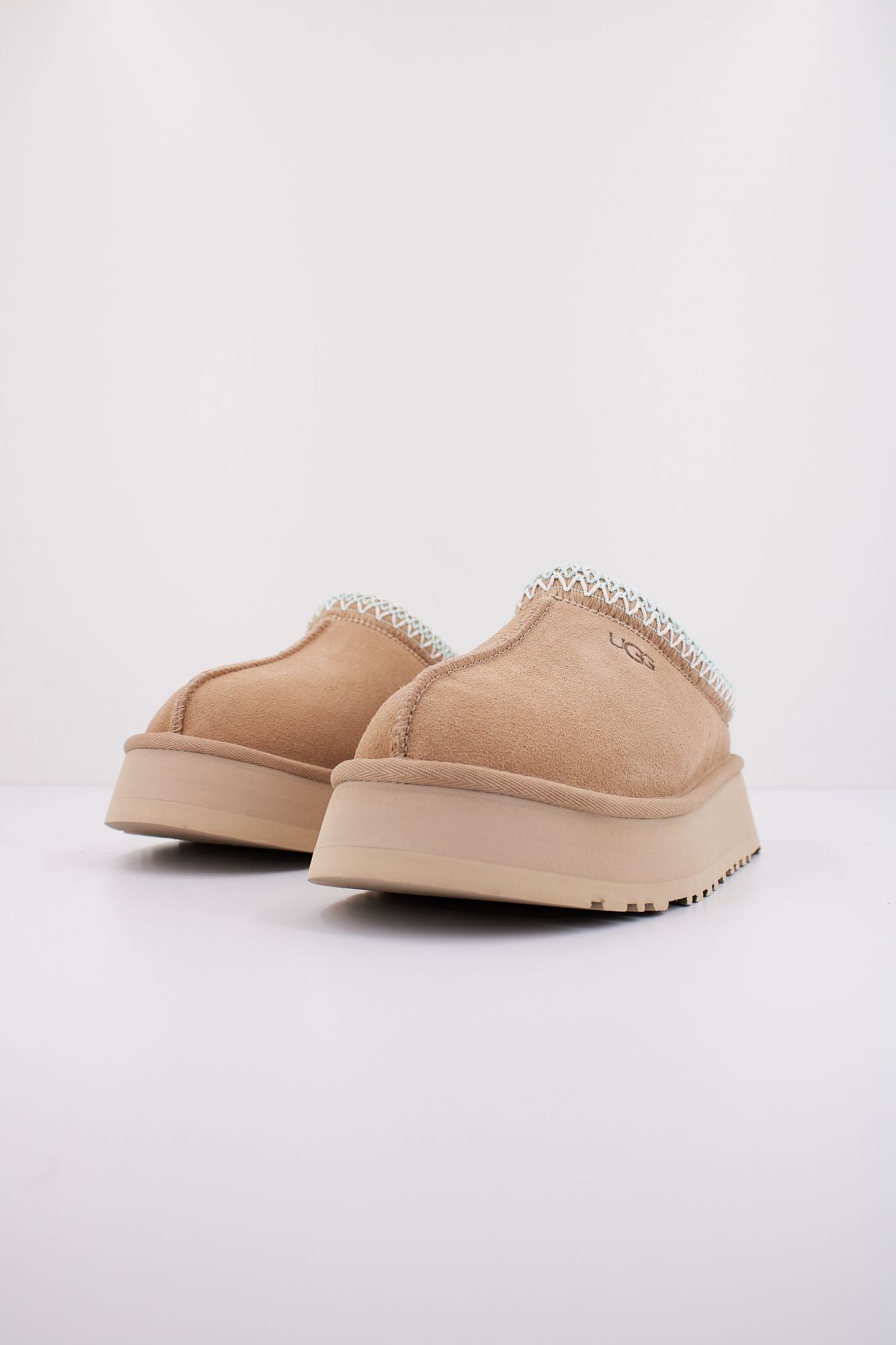 UGG W TAZZ en color MARRON CLARO (2)