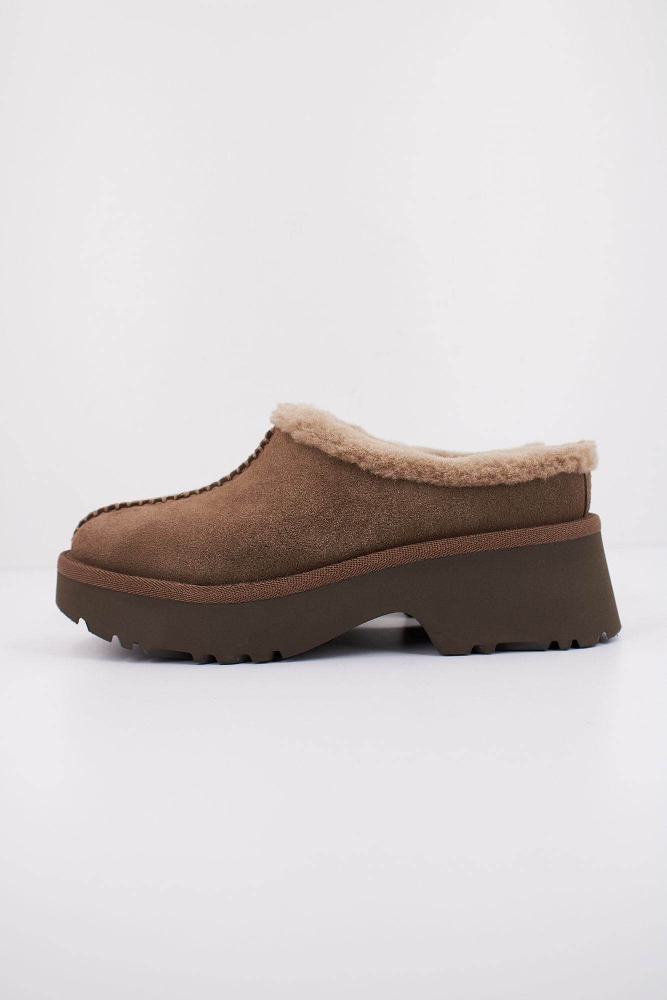 UGG 156590 en color MARRON (1)