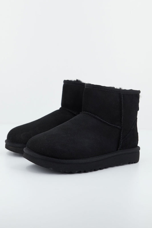 UGG UGG CLASSIC MINI en color NEGRO (1)