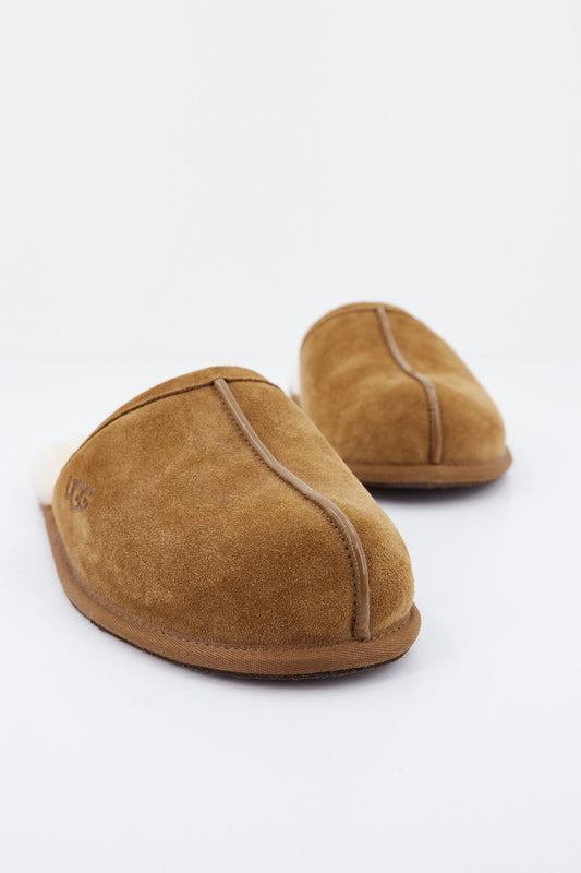 UGG SCUFF en color MARRON CLARO (2)