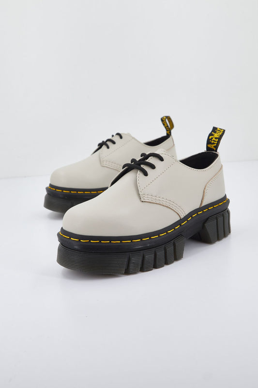 DR. MARTENS AUDRICK 3-EYE SHOE  en color BEIS (2)