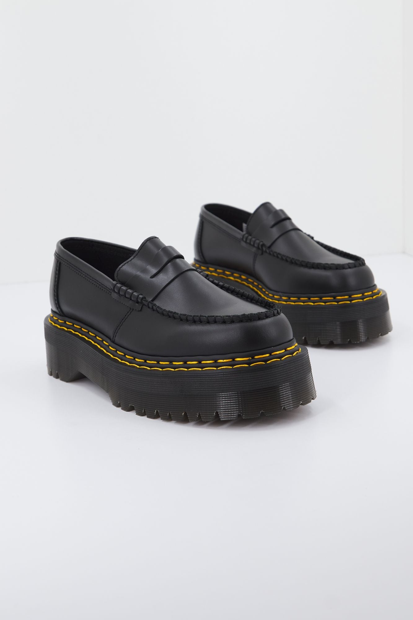 DR. MARTENS PENTON QUAD DS PARIS en color NEGRO (1)