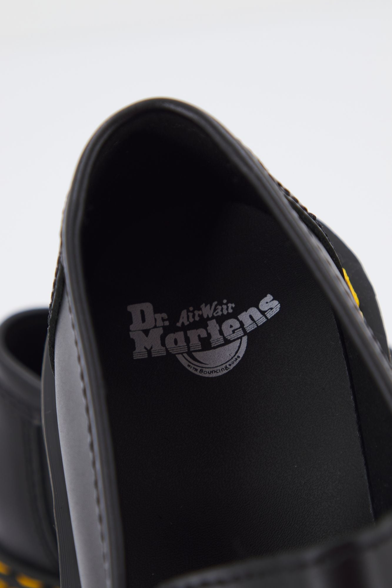 DR. MARTENS PENTON QUAD DS PARIS en color NEGRO (4)