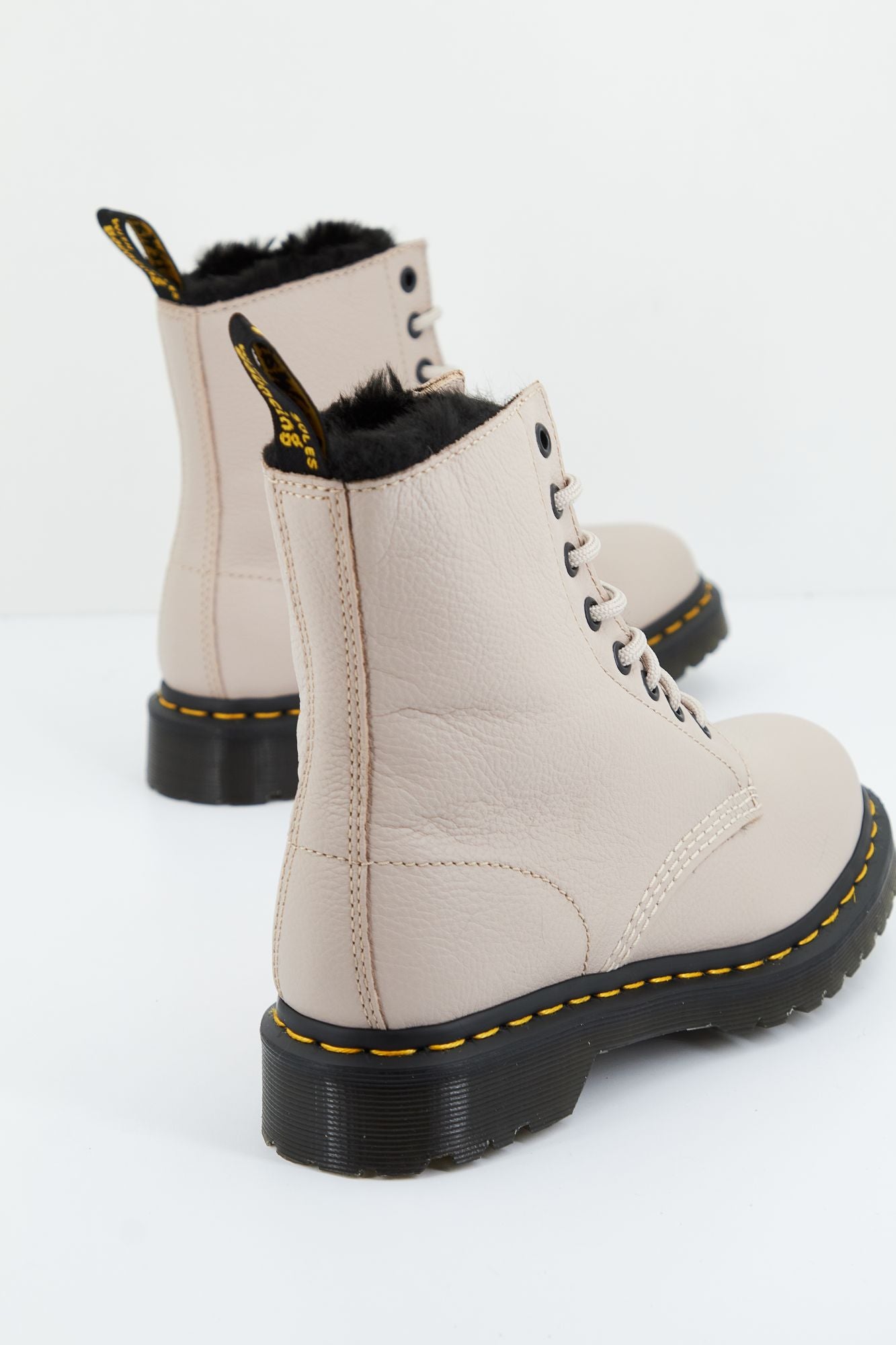 Dr martens descuento outlet yves rocher