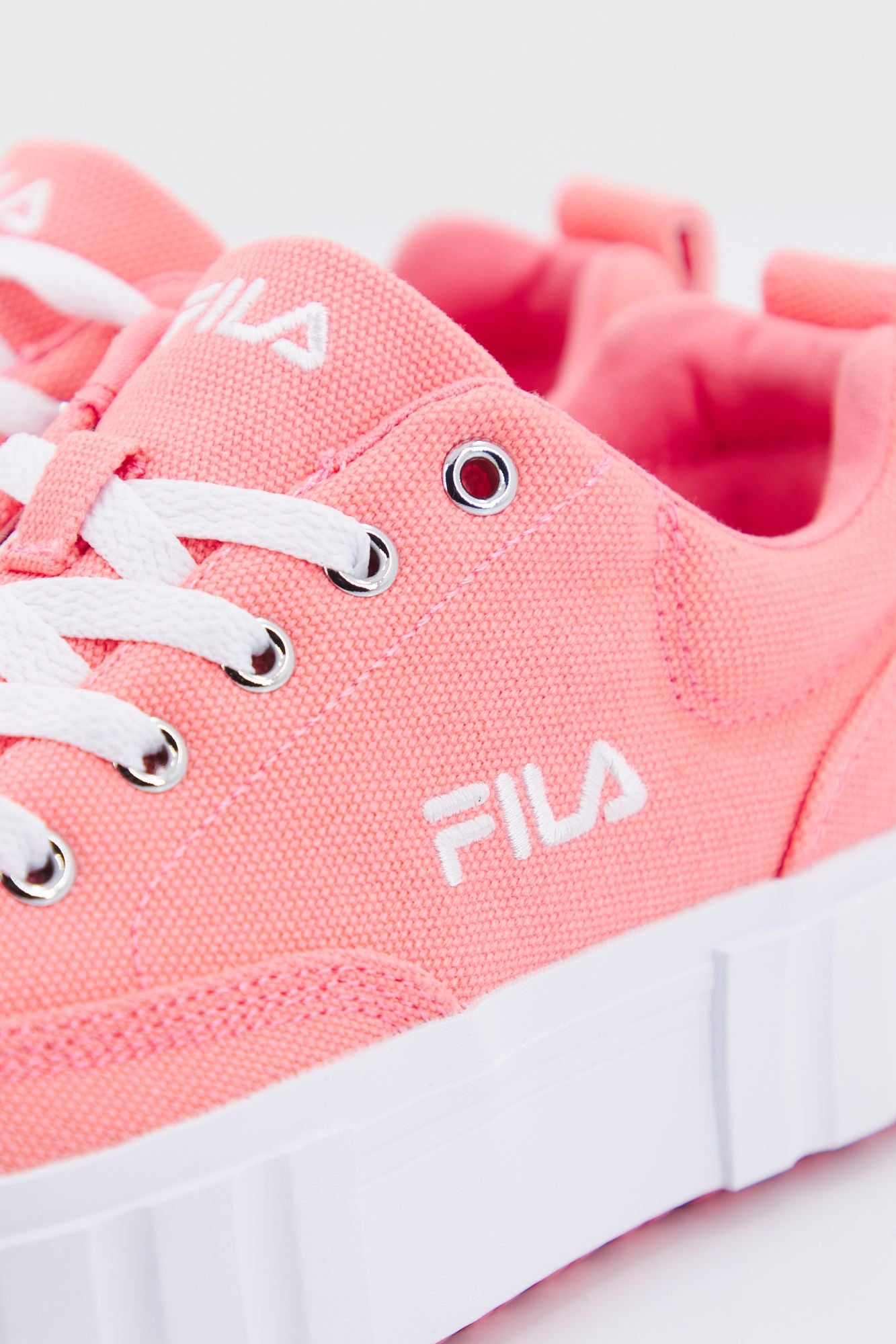 Sneakers Fila pour Femme en ligne sur YellowShop Yellowshop