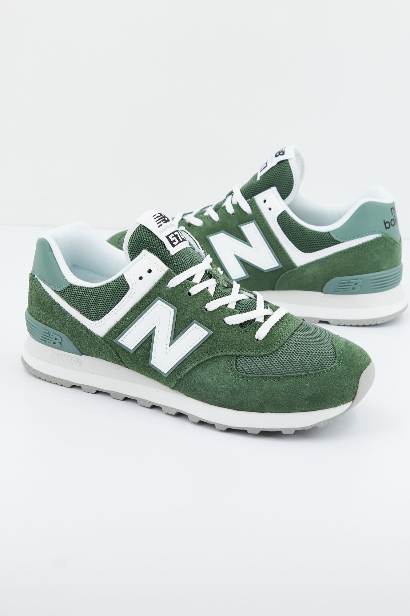 NEW BALANCE U574 FGG en color VERDE (1)