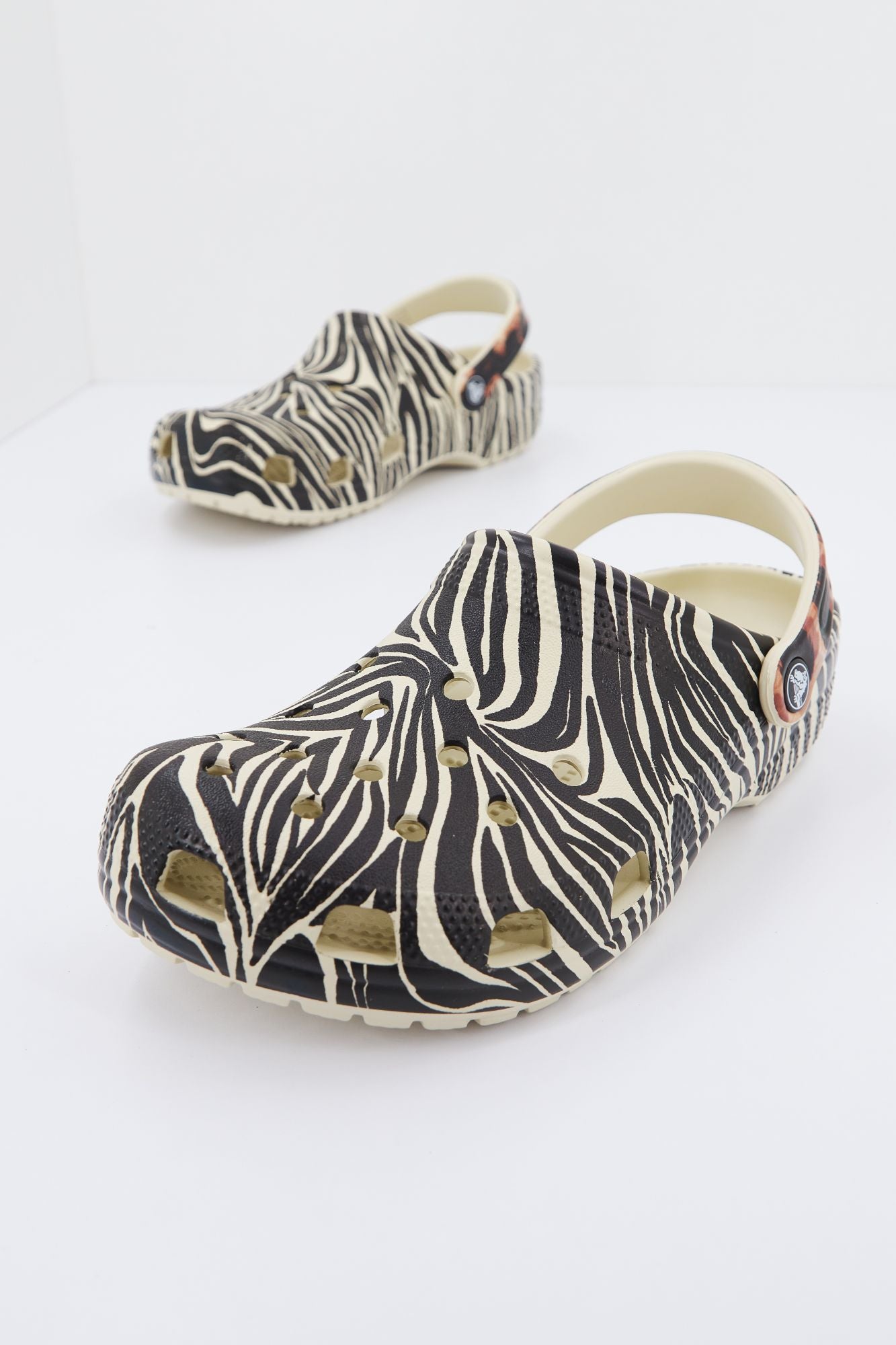 Crocs animal print discount mujer