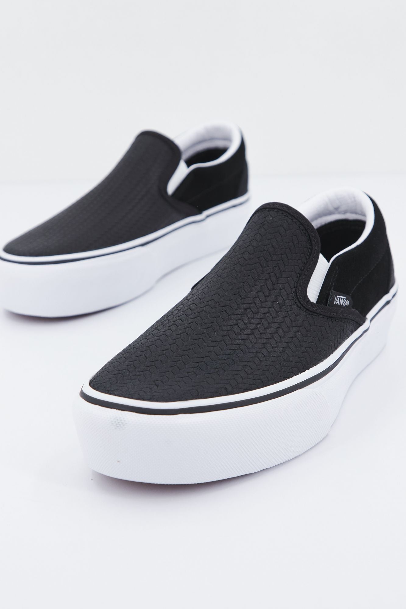 Vans classic slip 2024 on sport mesh