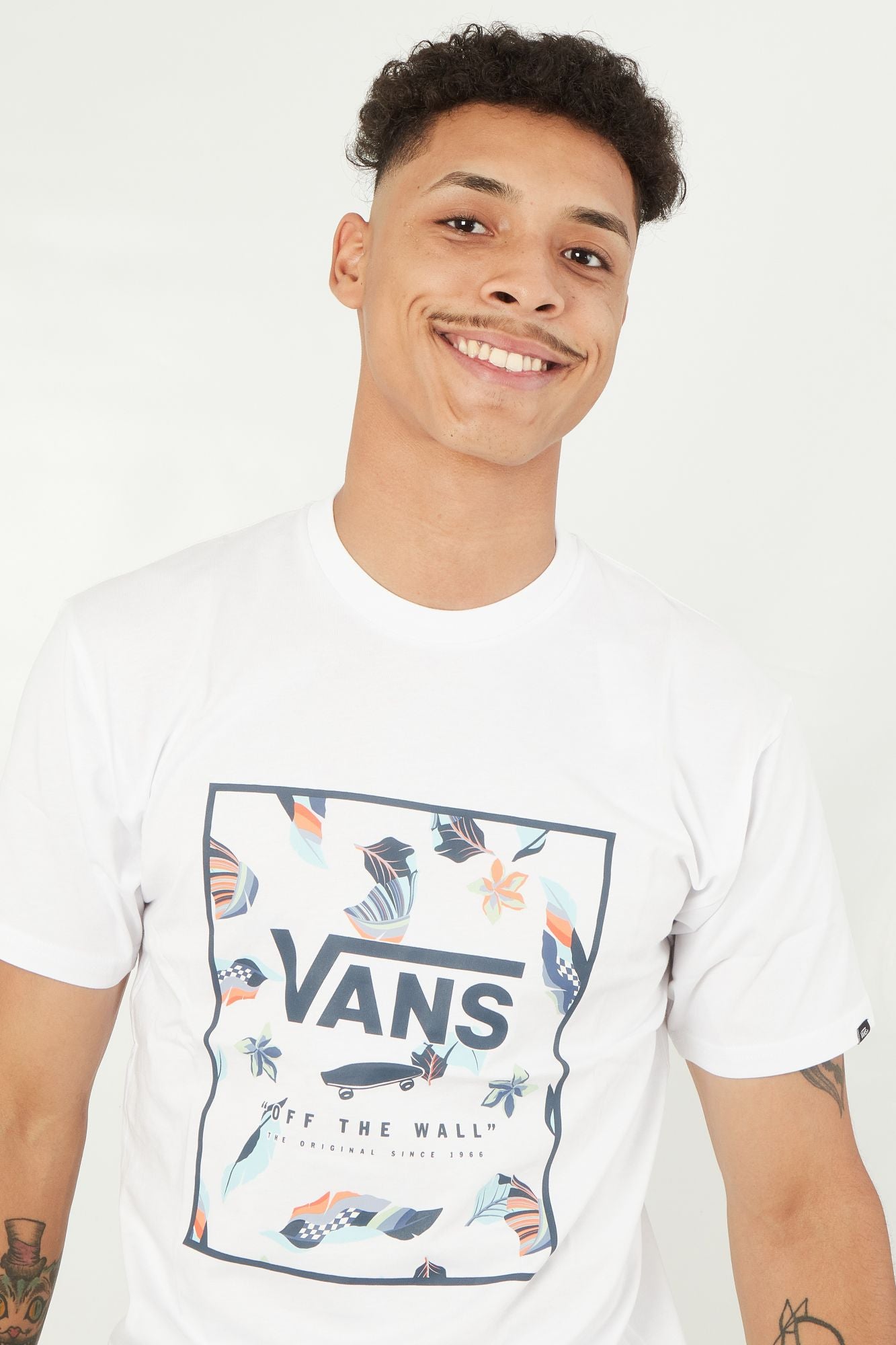 Camisetas vans 2025 para hombre