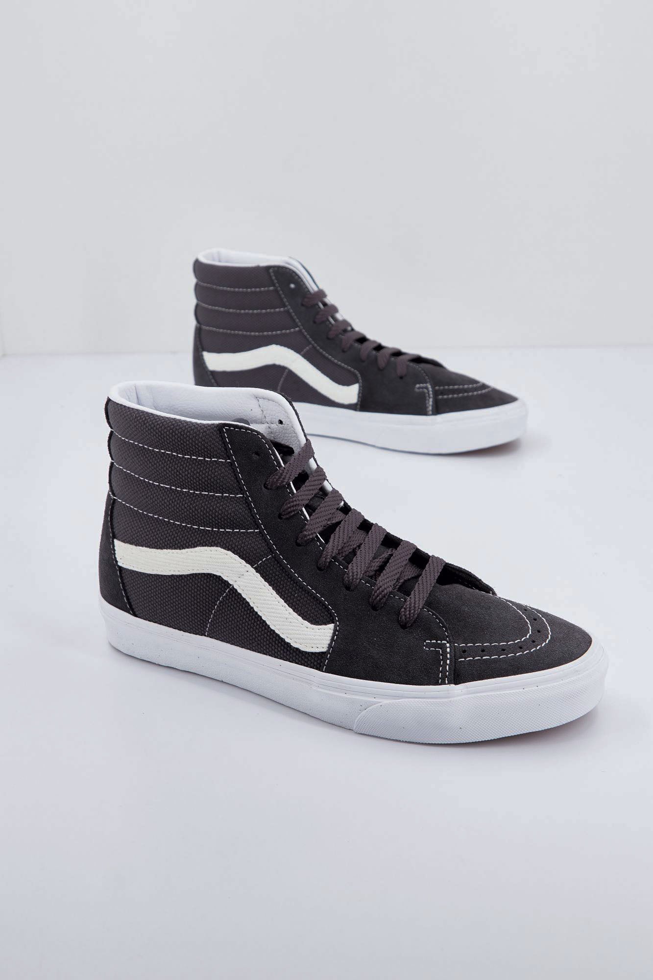 VANS  UA SK8 HI en color GRIS (2)