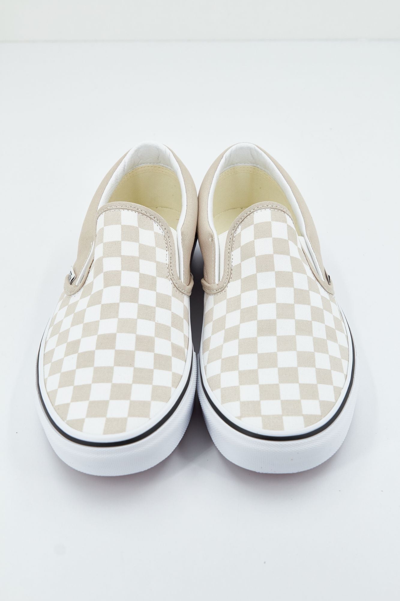 VANS CLASSIC SLIP-ON en color BEIS (4)