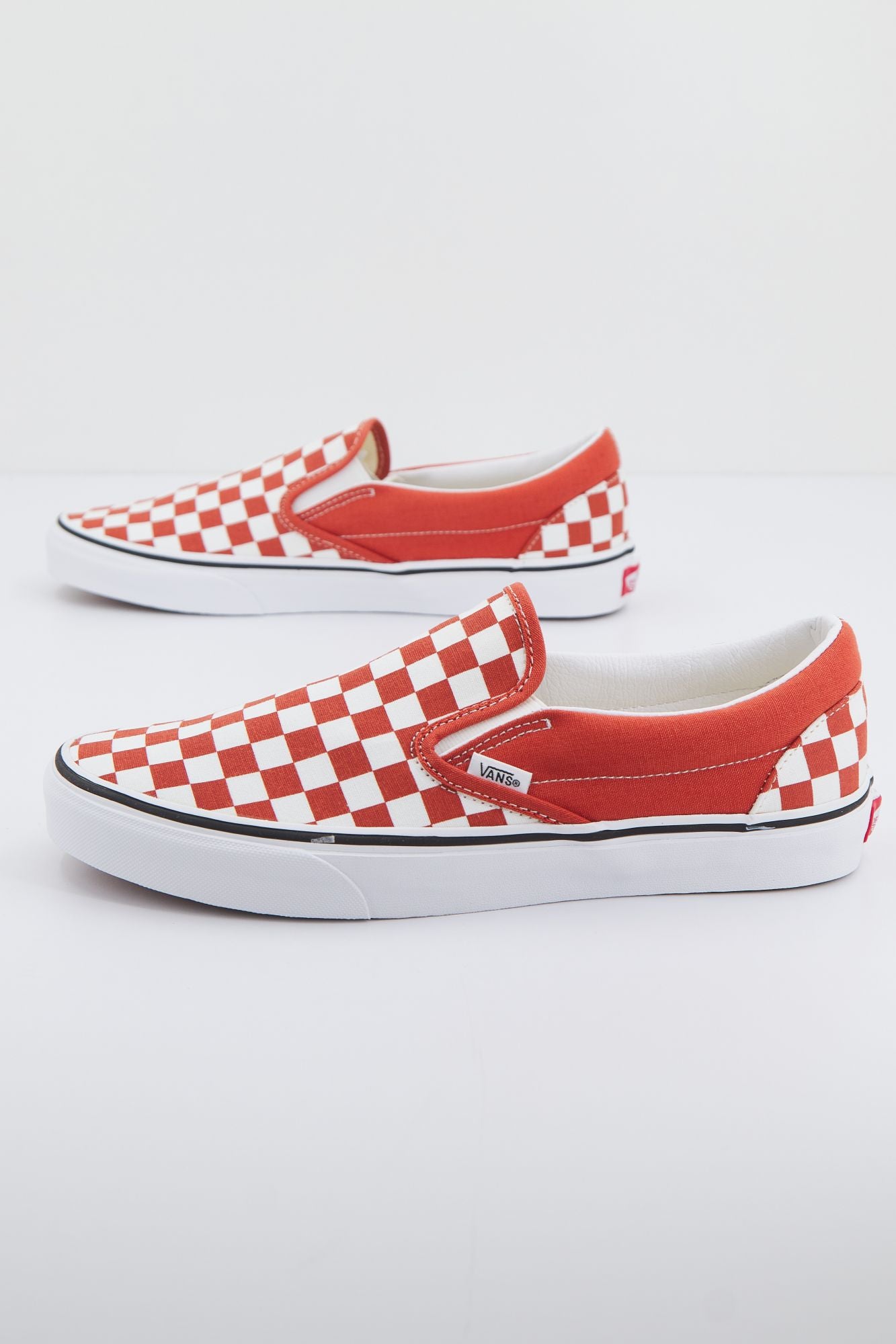 VANS  CLASSIC SLIP-ON en color NARANJA (1)