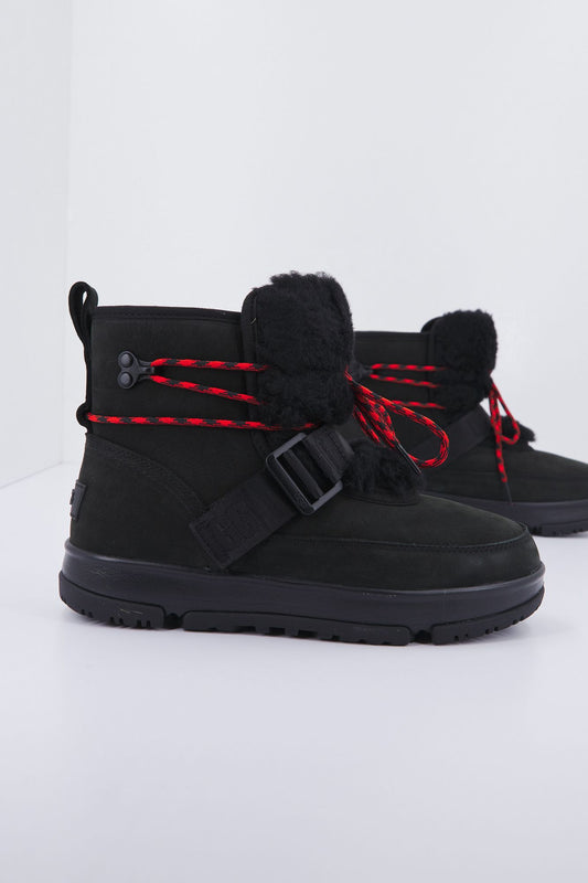 UGG W CLASSIC WEATHER HIKER en color NEGRO (2)